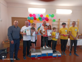 Папа. мама, я - спортивная семья Папа. мама, я - спортивная семья.